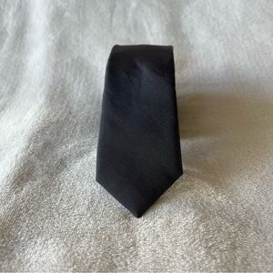 🤍 euc | Calvin Klein | extreme slim dark grey tie